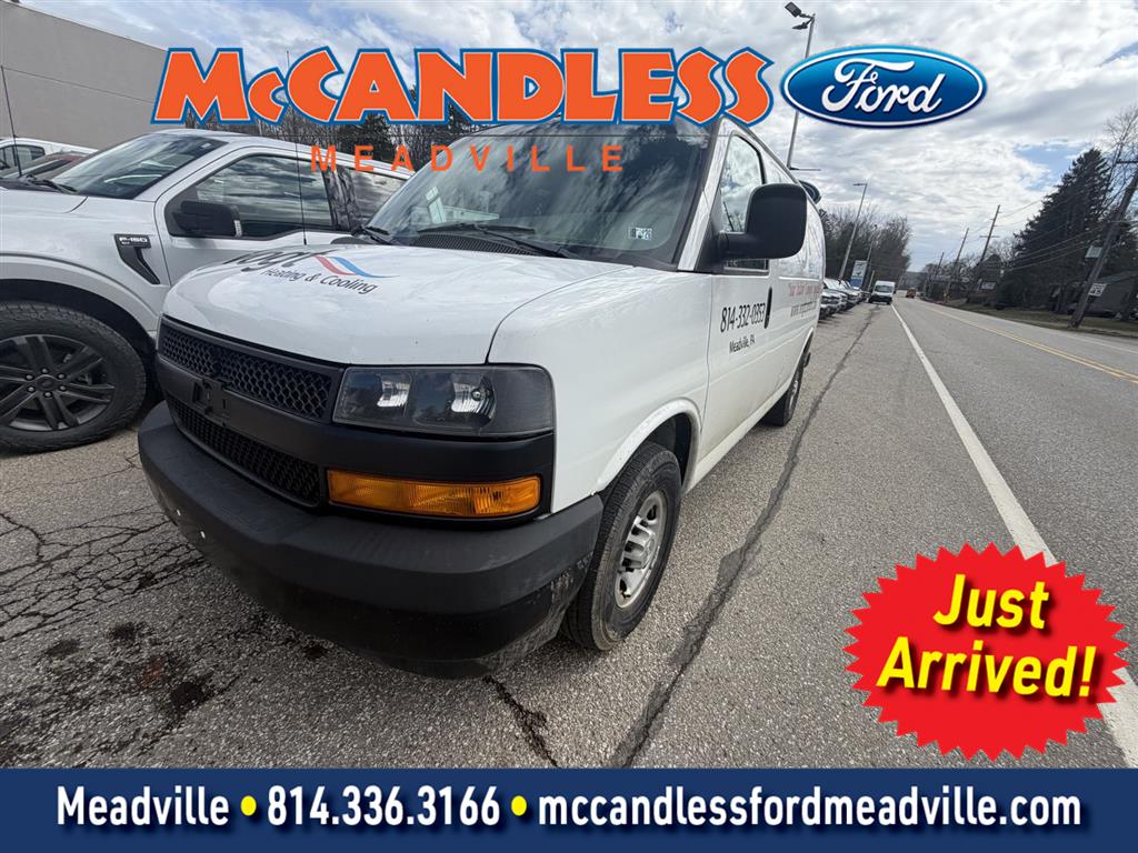 Summit White 2019 Chevrolet Express Cargo 2500 RWD Van Rear-Wheel Drive 8-Speed Automatic