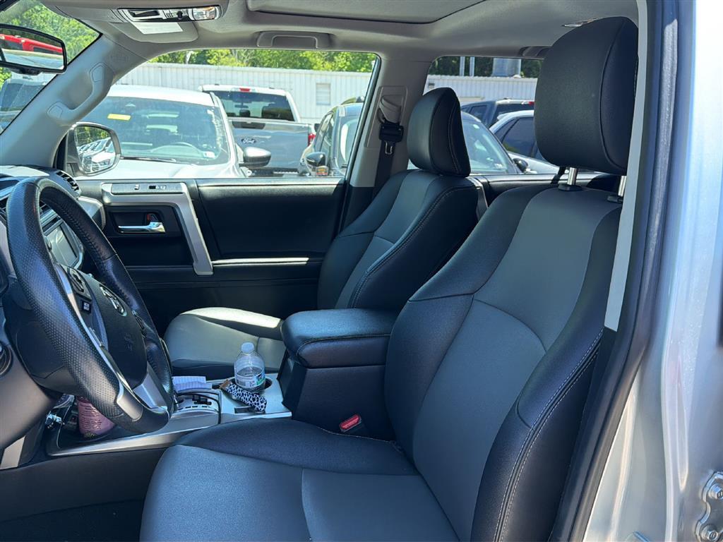 2019 Toyota 4Runner SR5 Premium - 9