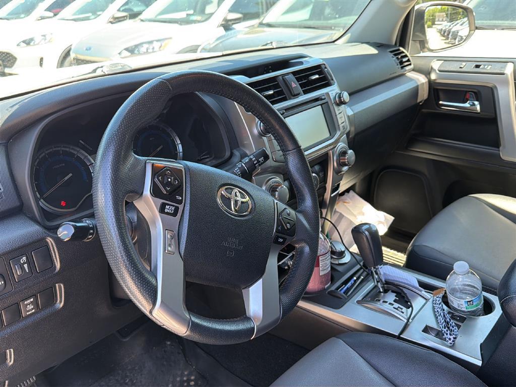 2019 Toyota 4Runner SR5 Premium - 10