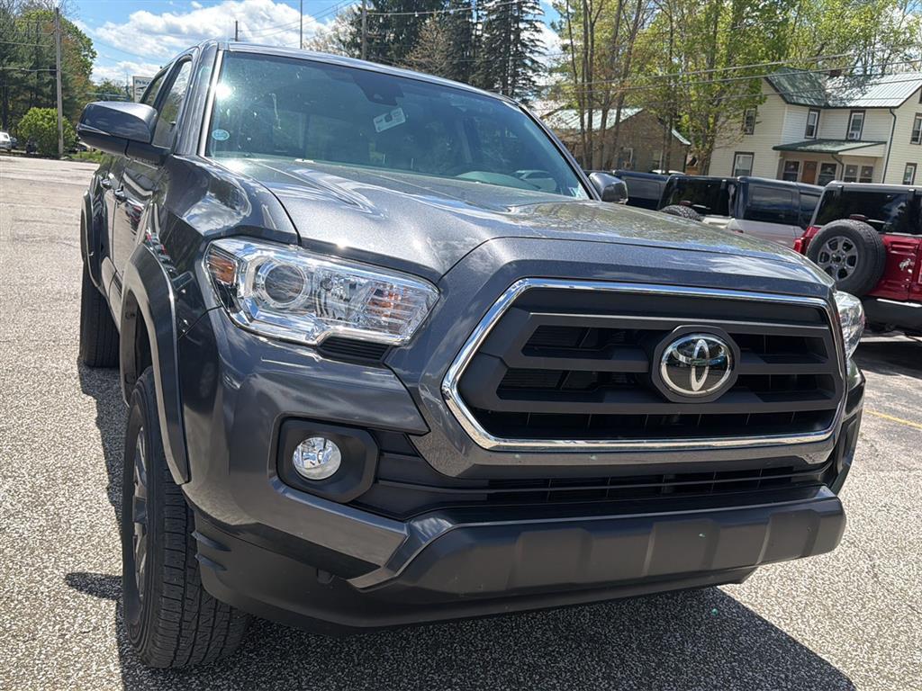 2023 Toyota Tacoma SR5 V6 - 3