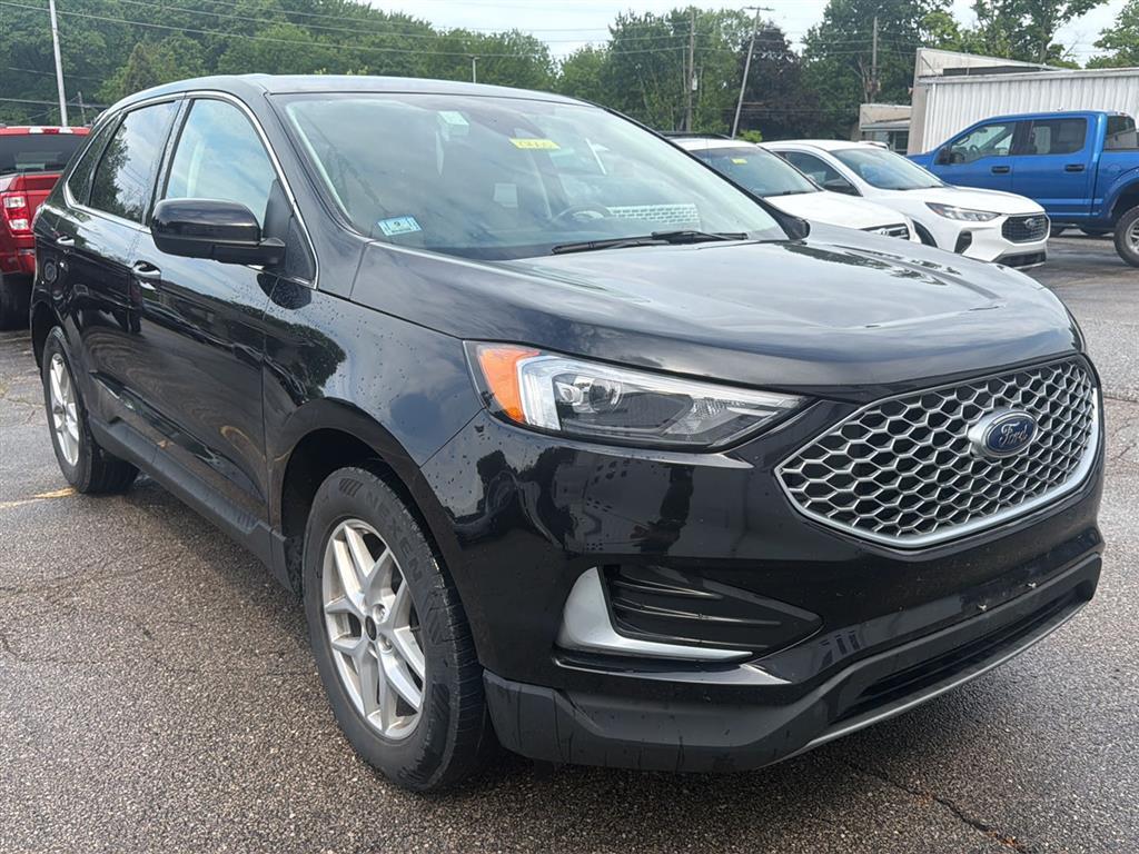2023 Ford Edge photo 5 of 33