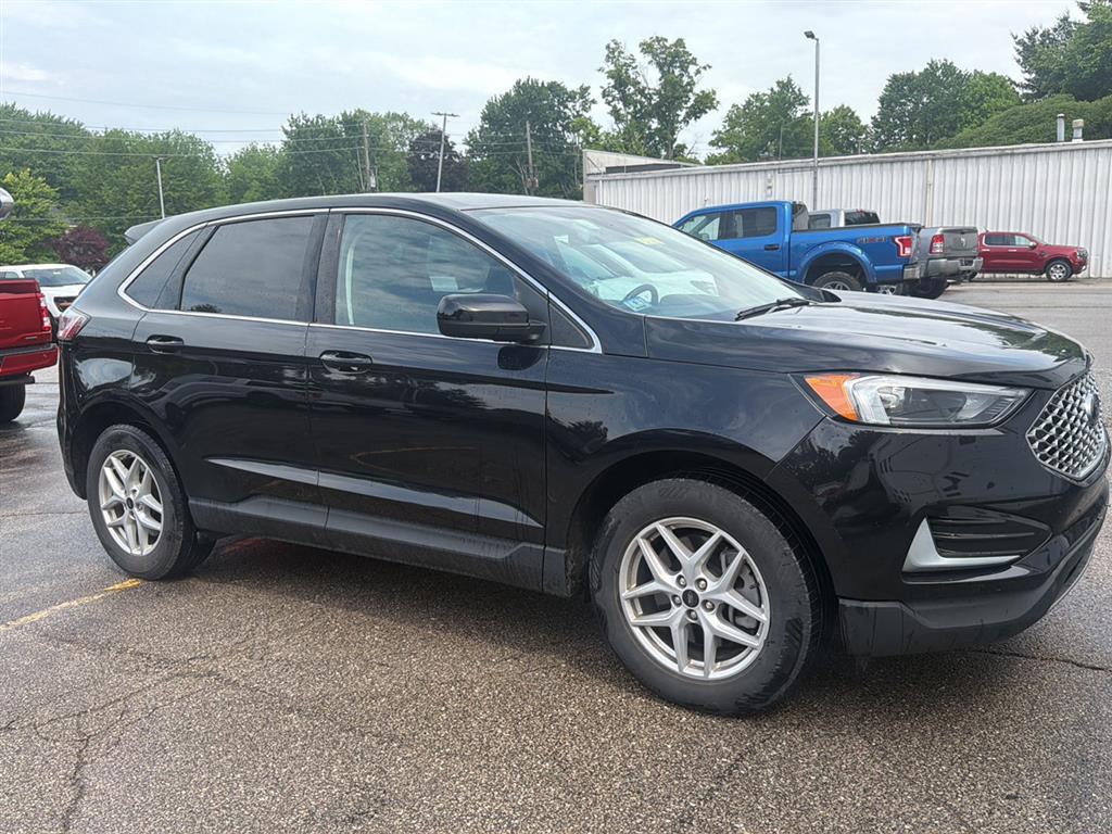2023 Ford Edge photo 6 of 33