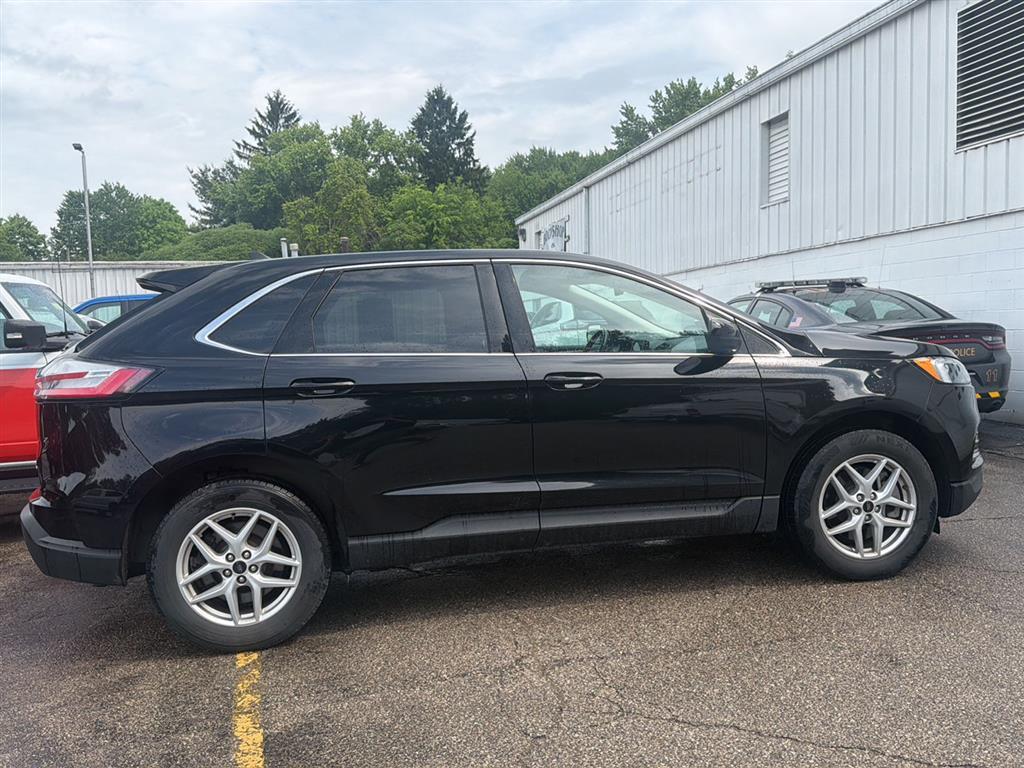 2023 Ford Edge photo 8 of 33