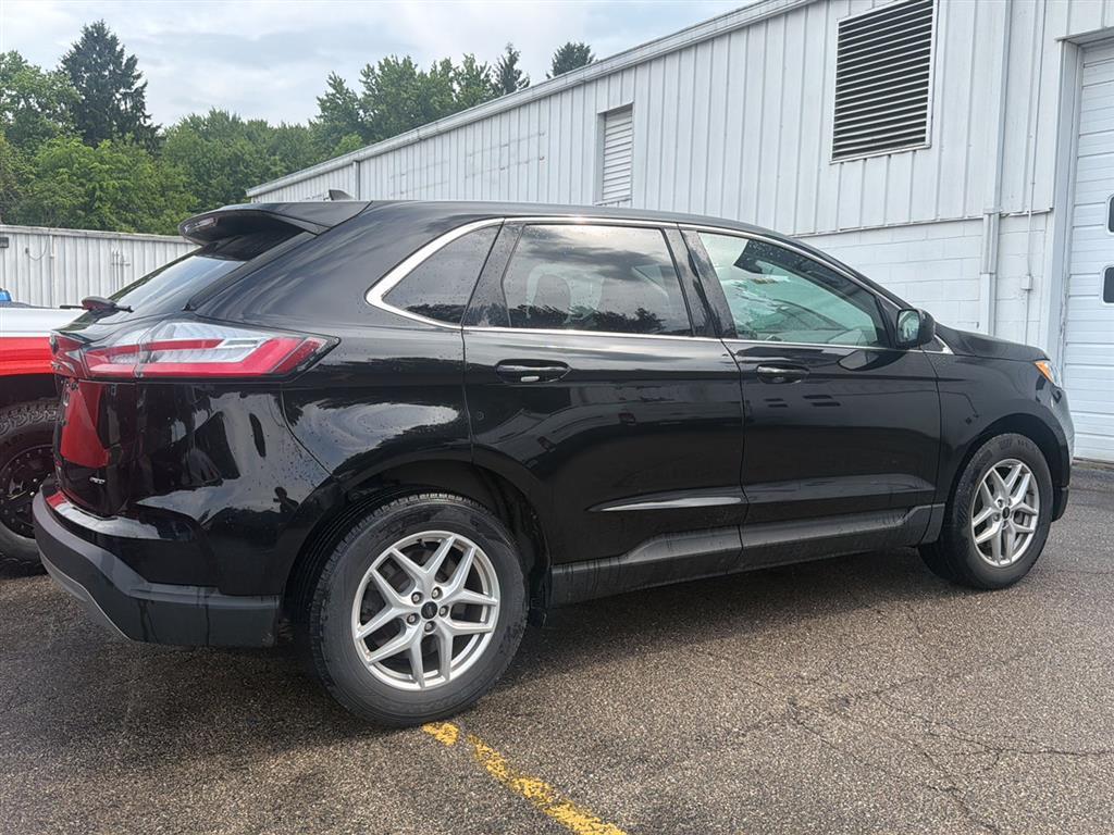 2023 Ford Edge photo 10 of 33
