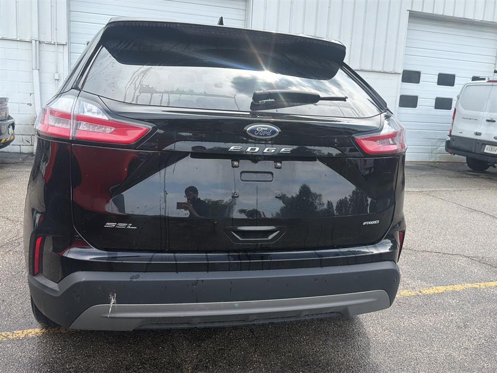 2023 Ford Edge photo 14 of 33