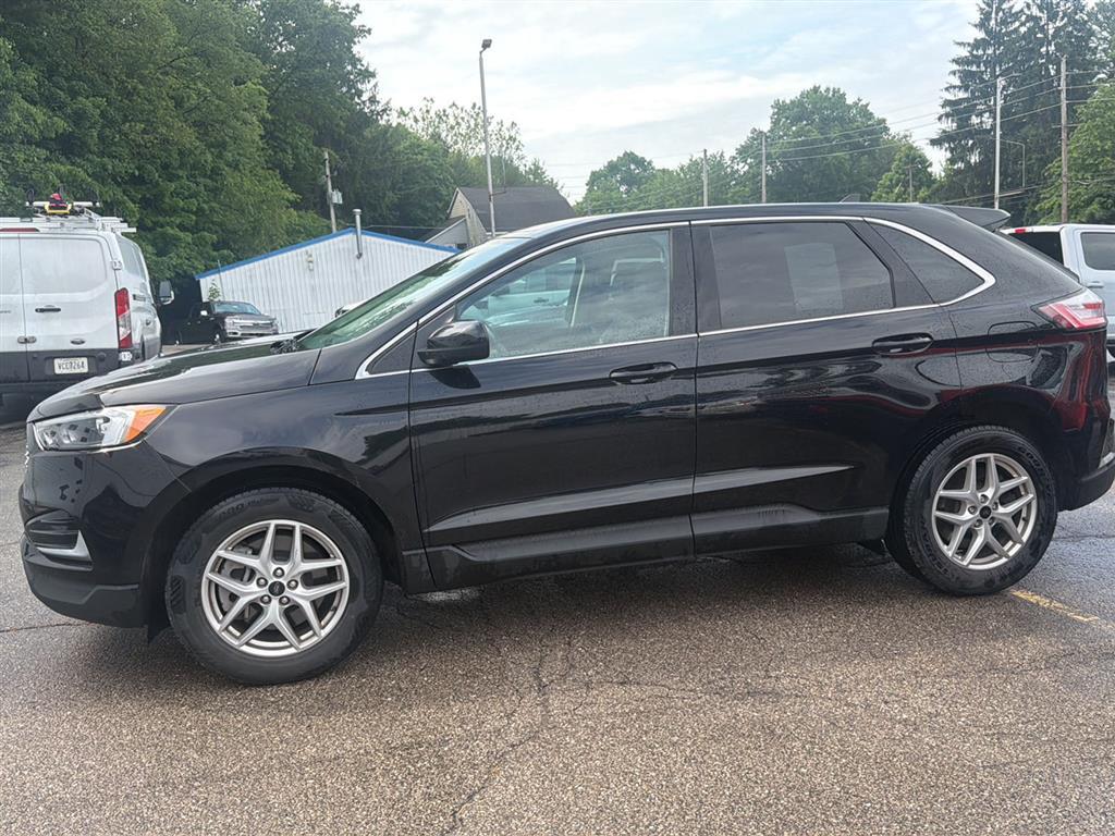 2023 Ford Edge photo 17 of 33