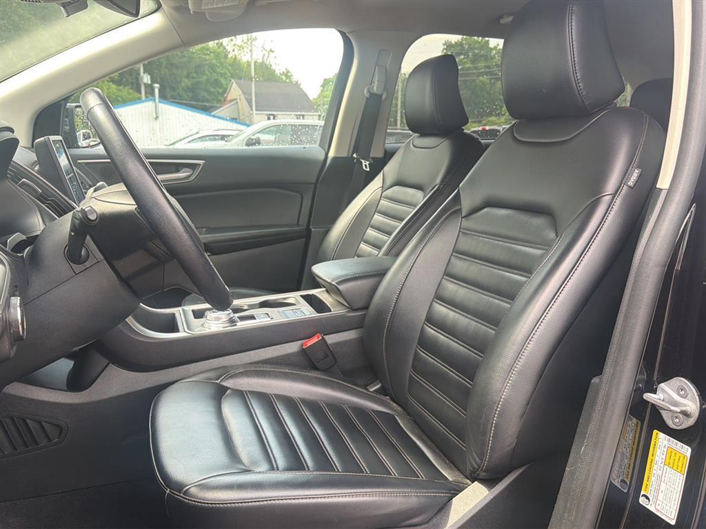 2023 Ford Edge photo 20 of 33