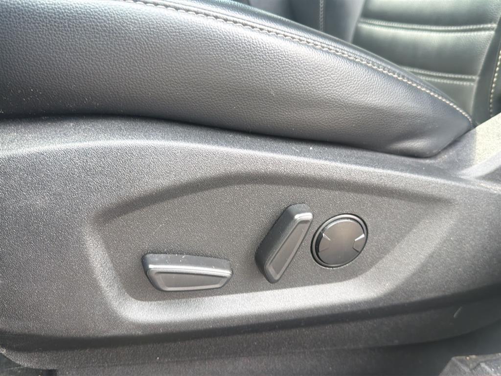 2023 Ford Edge photo 21 of 33