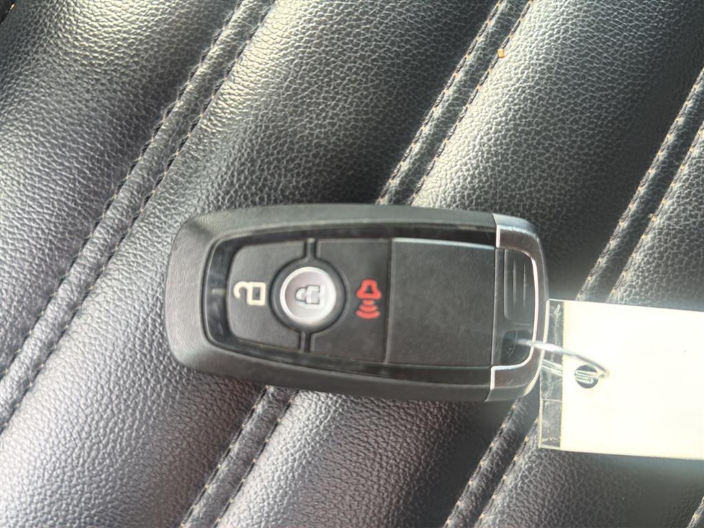 2023 Ford Edge photo 27 of 33