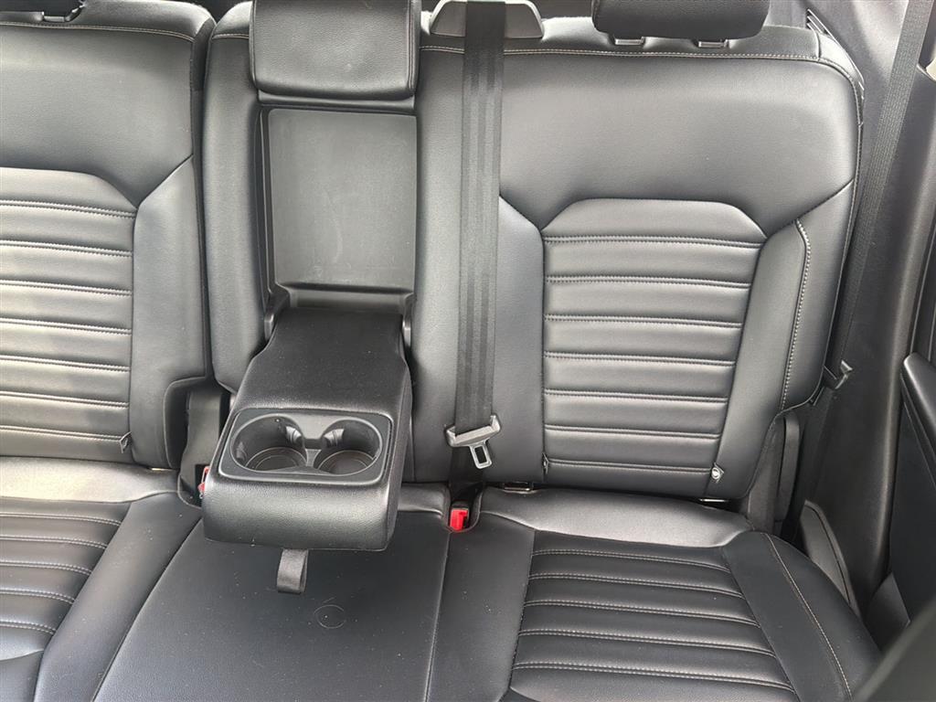 2023 Ford Edge photo 30 of 33