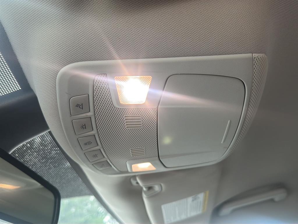 2023 Ford Edge photo 31 of 33