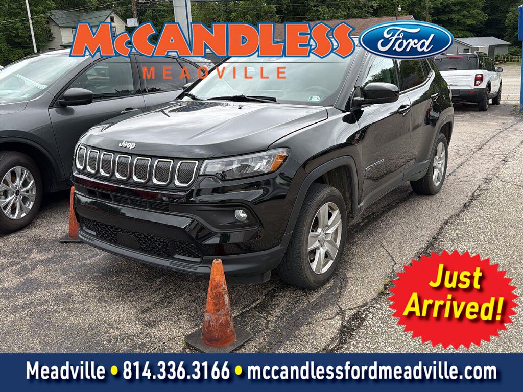 Gray (Granite Crystal Metallic Clearcoat) 2022 Jeep Compass SUV / Crossover Four-Wheel Drive 9-Speed Automatic