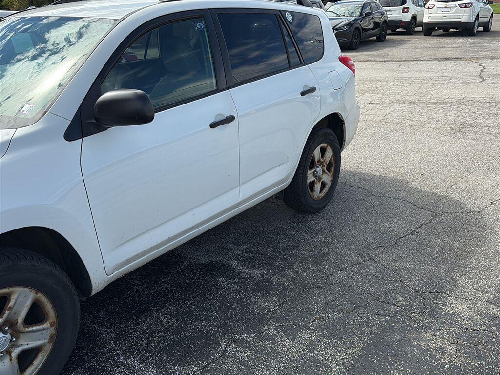 2010 Toyota RAV4 photo 5 of 7