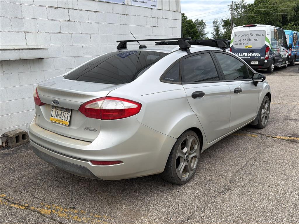 2015 Ford Fiesta photo 3 of 20