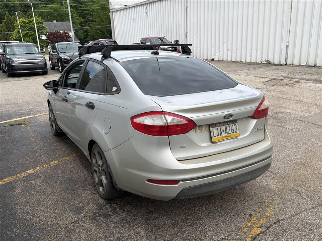2015 Ford Fiesta photo 4 of 20