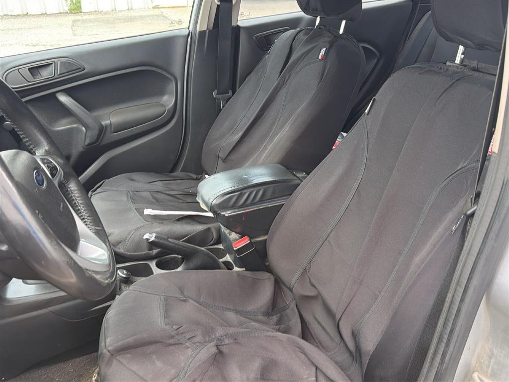 2015 Ford Fiesta photo 6 of 20