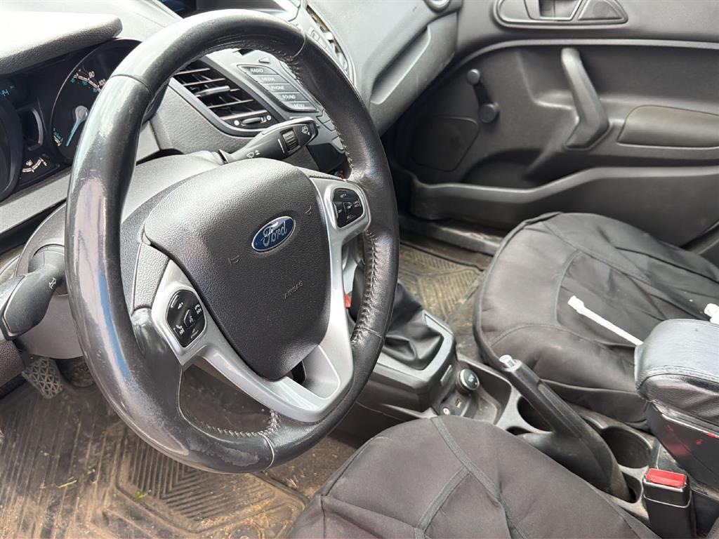 2015 Ford Fiesta photo 7 of 20