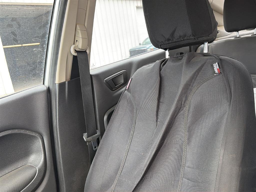 2015 Ford Fiesta photo 15 of 20