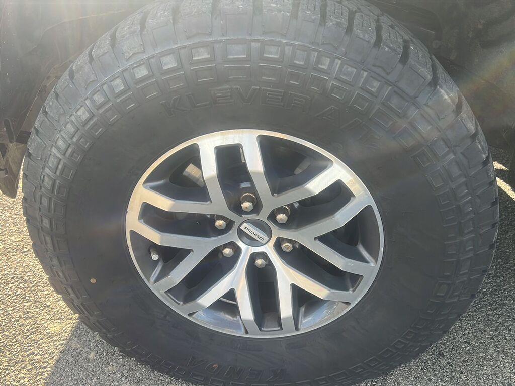 2016 Ford F-150 photo 2 of 20