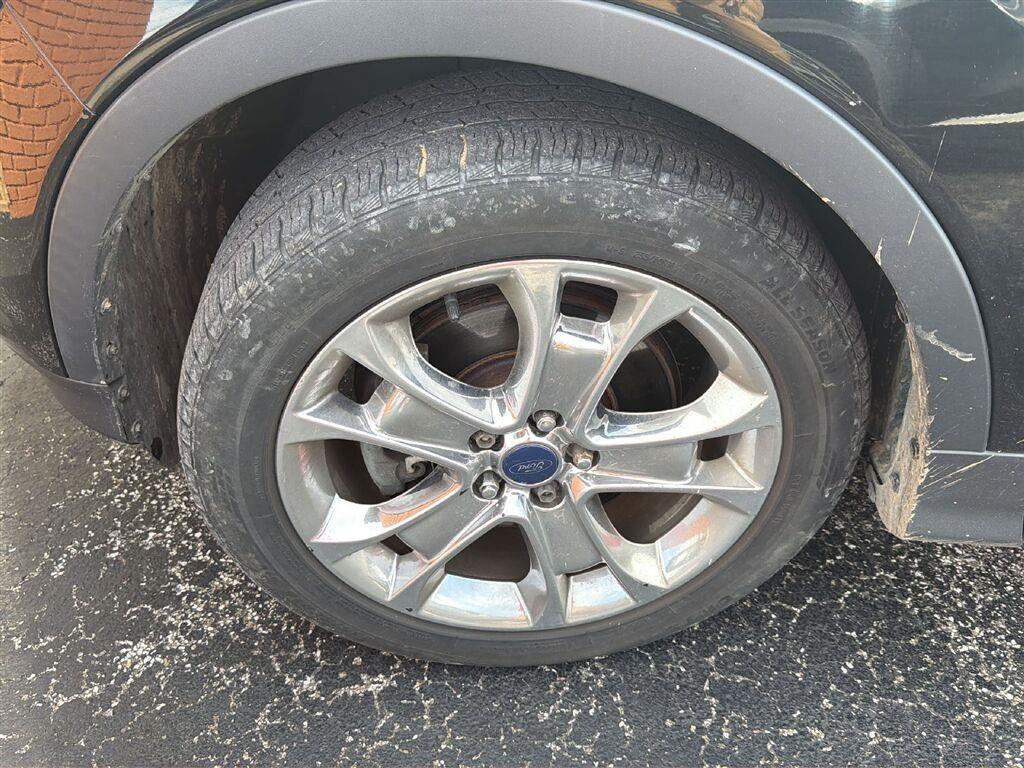 2016 Ford Escape photo 2 of 10