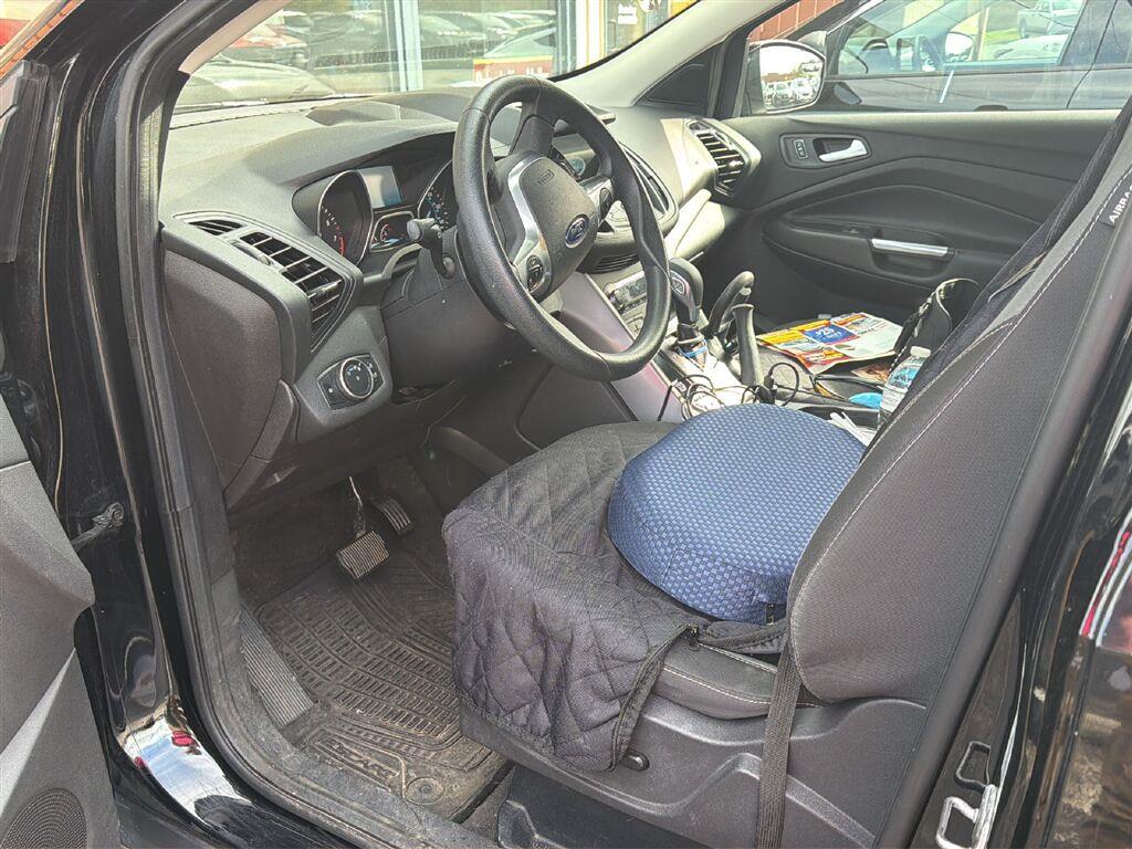 2016 Ford Escape photo 8 of 10