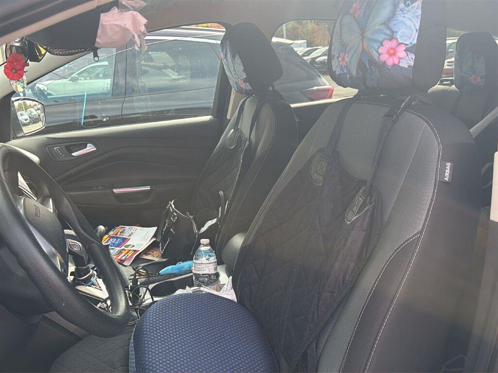 2016 Ford Escape photo 9 of 10