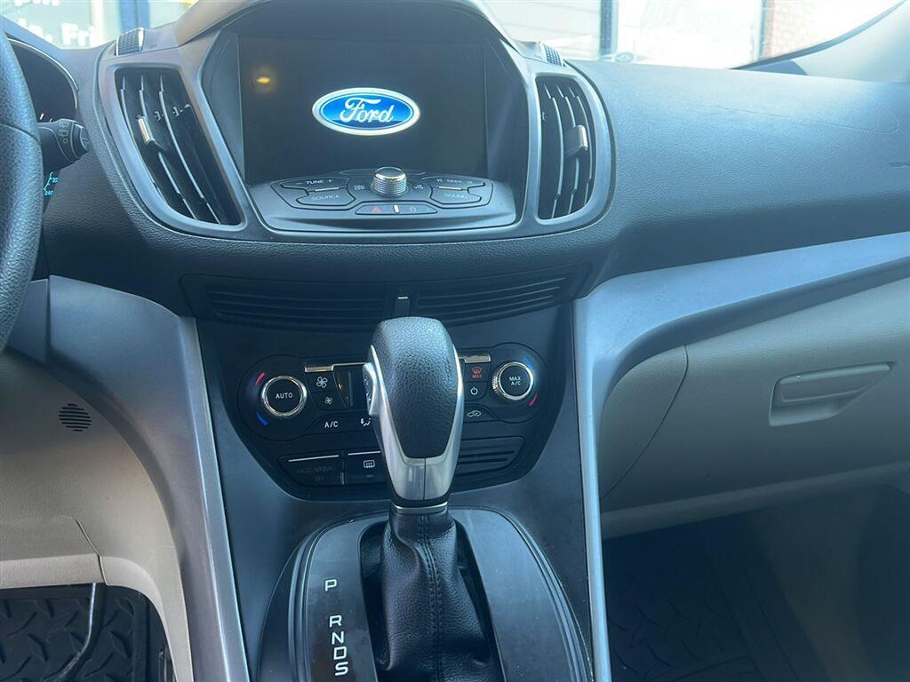 2016 Ford Escape photo 12 of 21