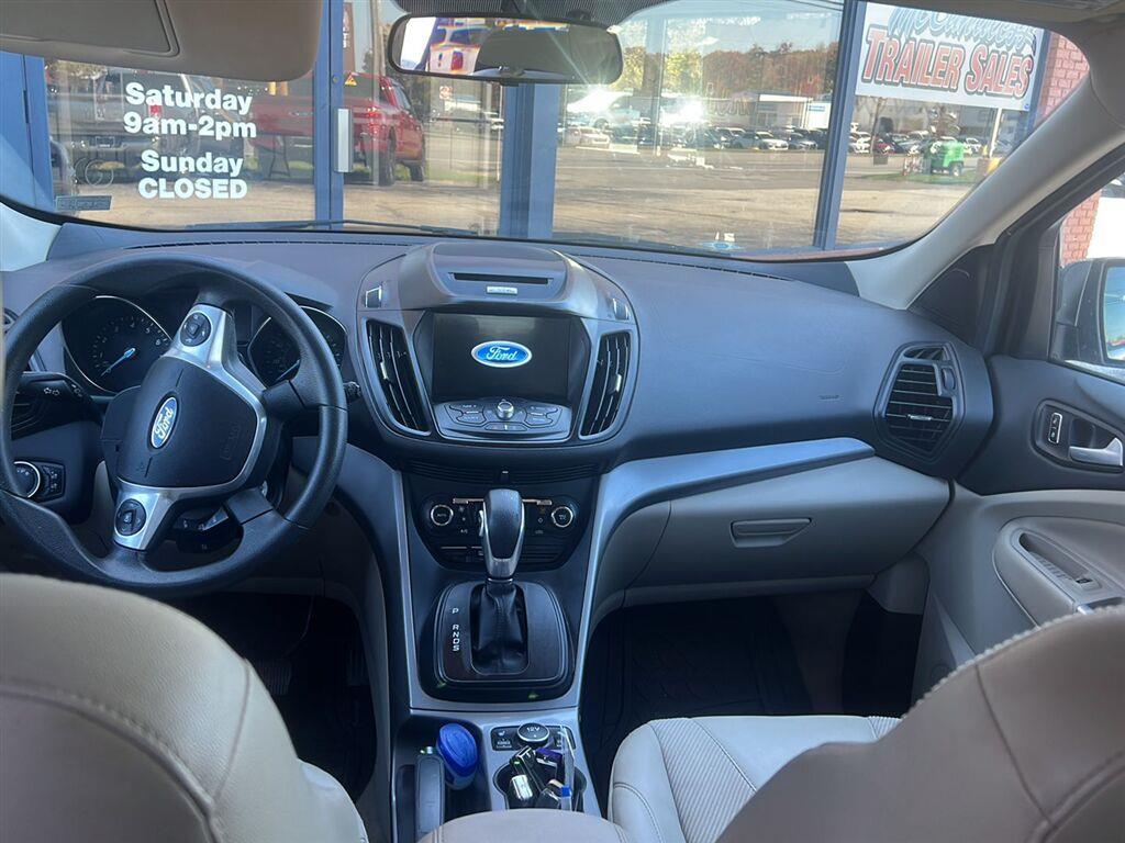 2016 Ford Escape photo 19 of 21