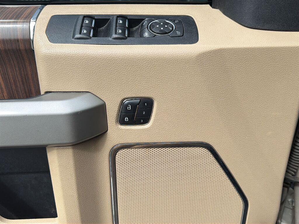 2017 Ford F-150 photo 12 of 19