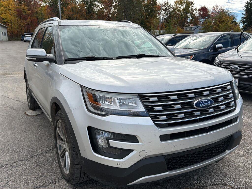 2016 Ford Explorer photo 9 of 15