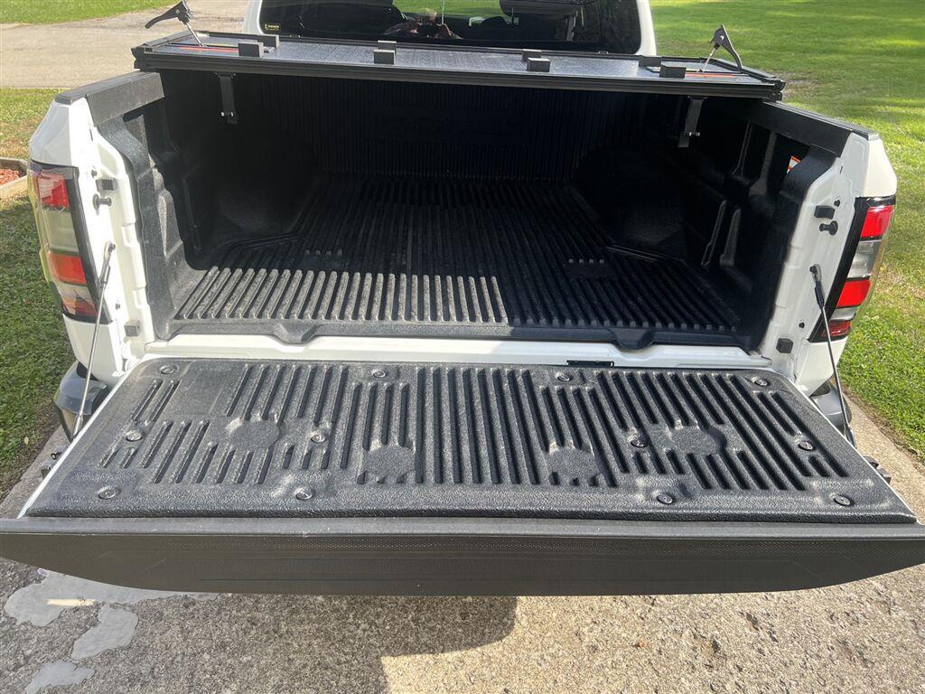 2024 Nissan FRONTIER S photo 6 of 11