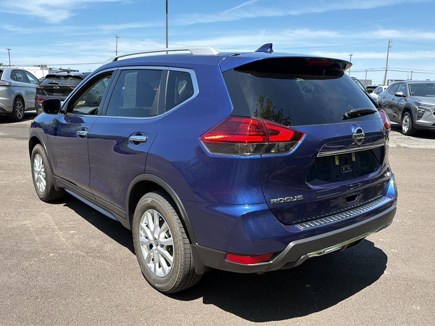 Used 2017 Caspian Blue Nissan SV image 8