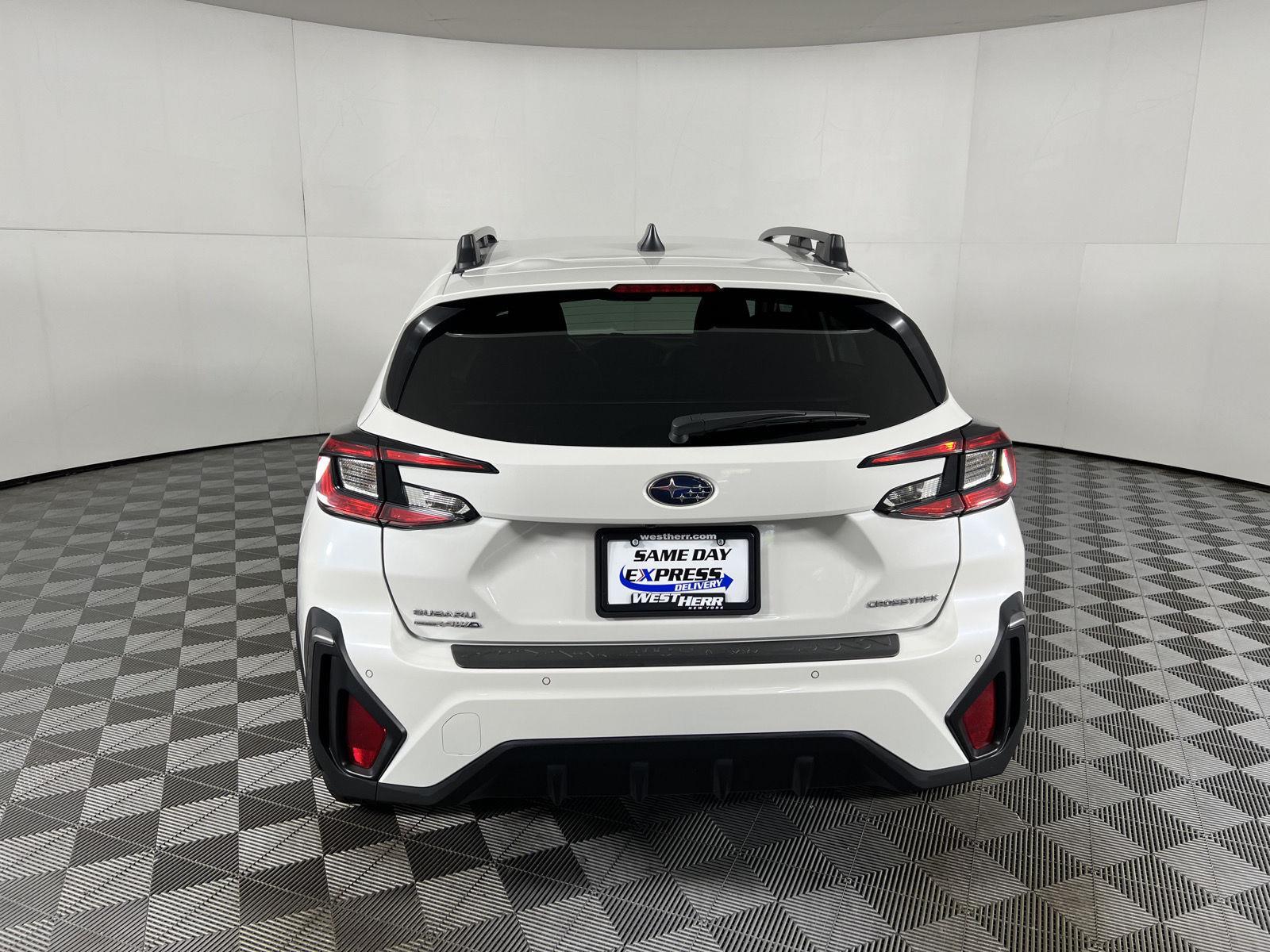 Certified Used 2024 Crystal White Pearl Subaru Limited image 5