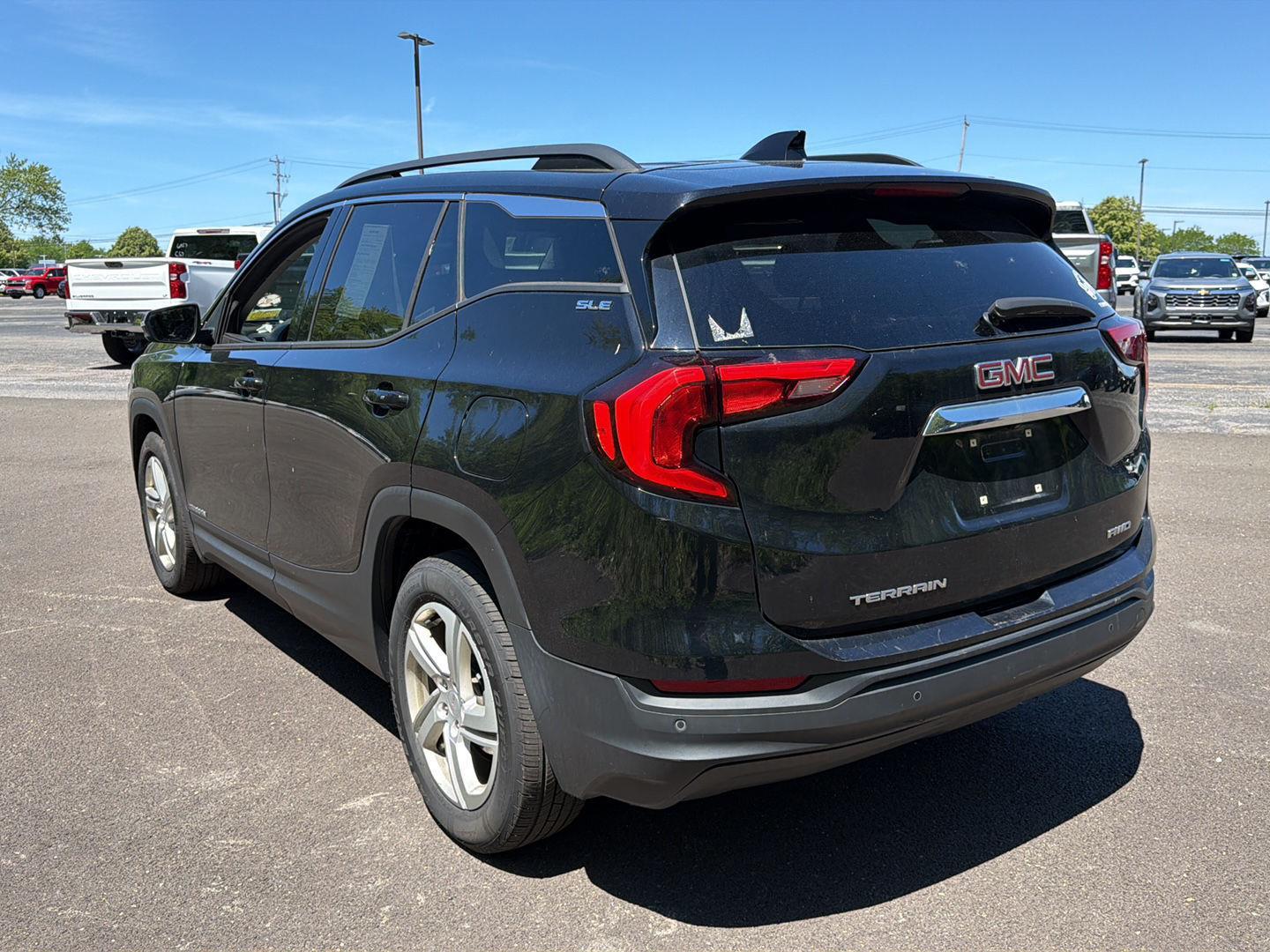 Used 2018 Ebony Twilight Metallic GMC SLE image 9