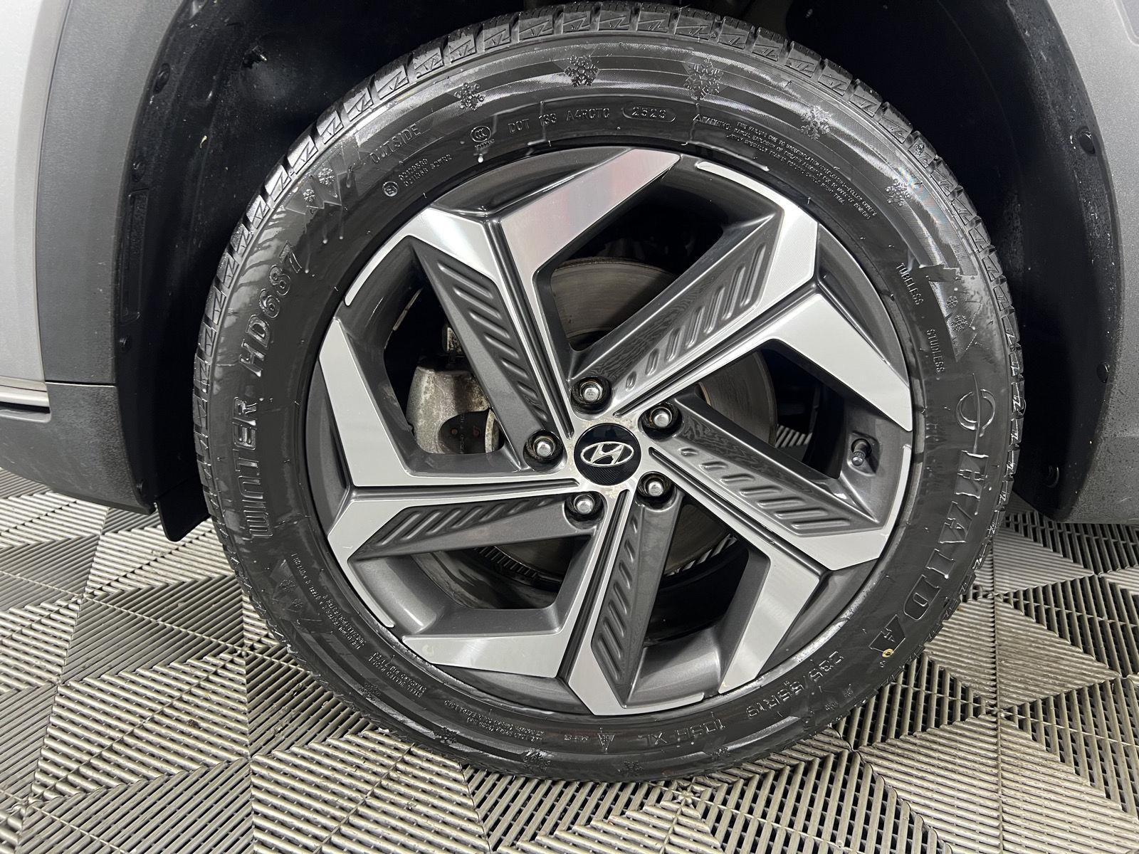 Used 2023 Shimmering Silver Hyundai SEL image 18