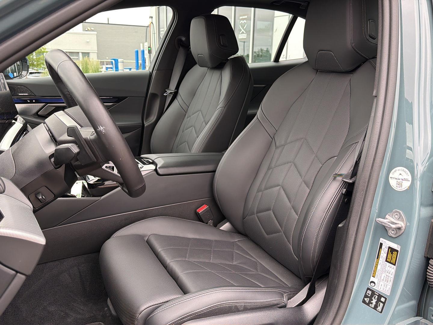 Used 2024 Cape York Green Metallic BMW 540i xDrive image 11