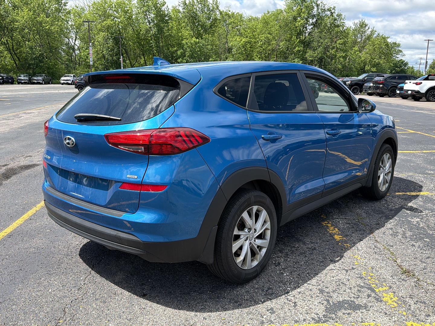 Used 2020 Aqua Blue Hyundai SE image 11