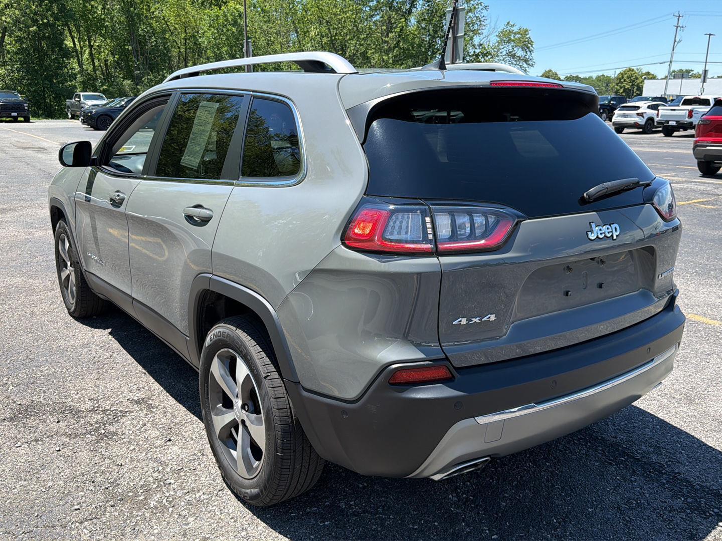 Used 2021 Sting-Gray Clearcoat Jeep Limited image 10
