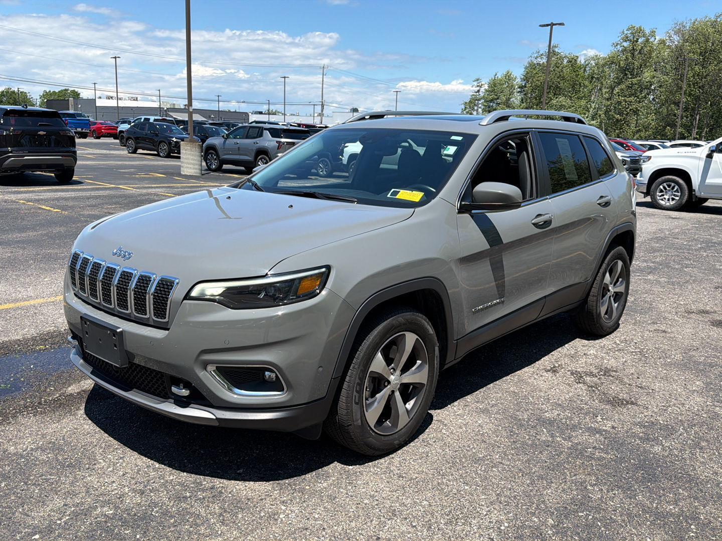 Used 2021 Sting-Gray Clearcoat Jeep Limited image 12
