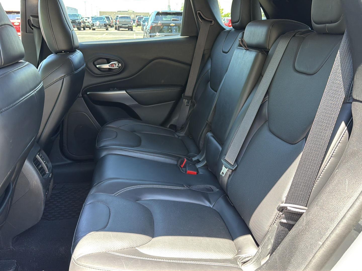 Used 2021 Sting-Gray Clearcoat Jeep Limited image 14