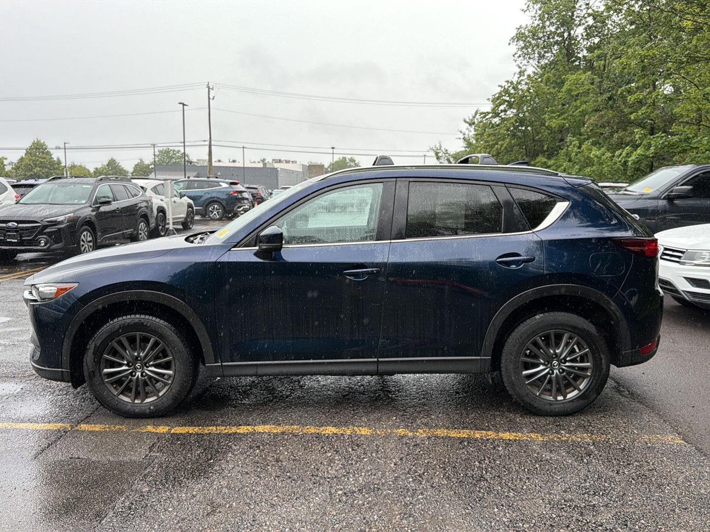 Used 2019  Mazda Touring image 11