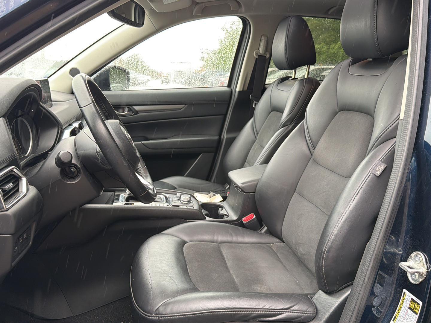 Used 2019  Mazda Touring image 14