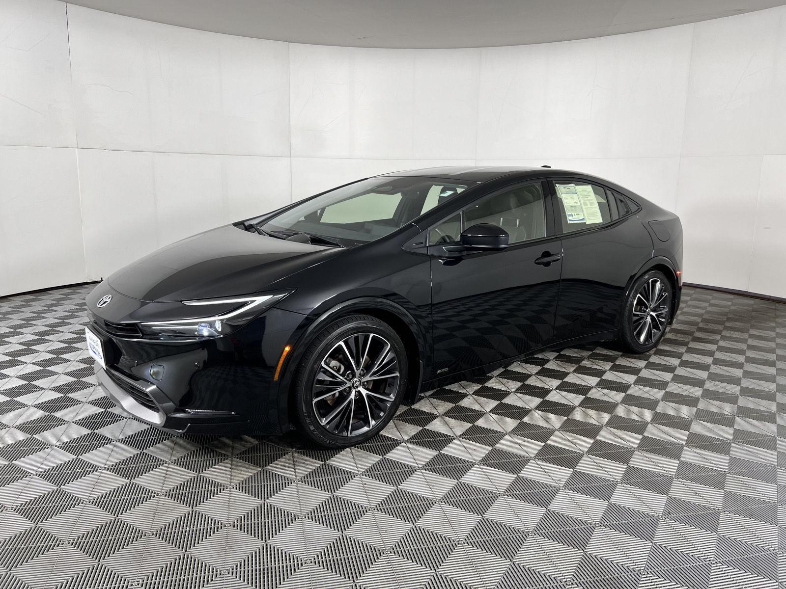 Used 2024 Midnight Black Metallic Toyota XLE image 19