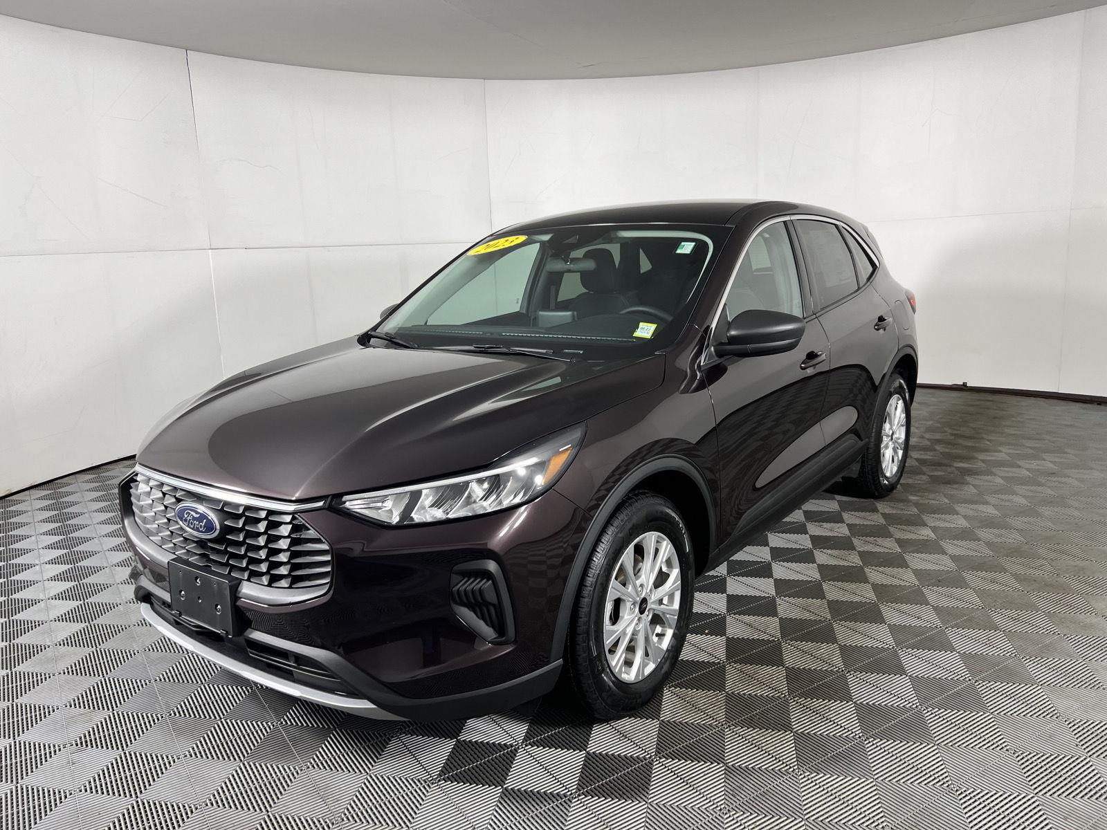Used 2023 Cinnabar Red Ford Active image 16