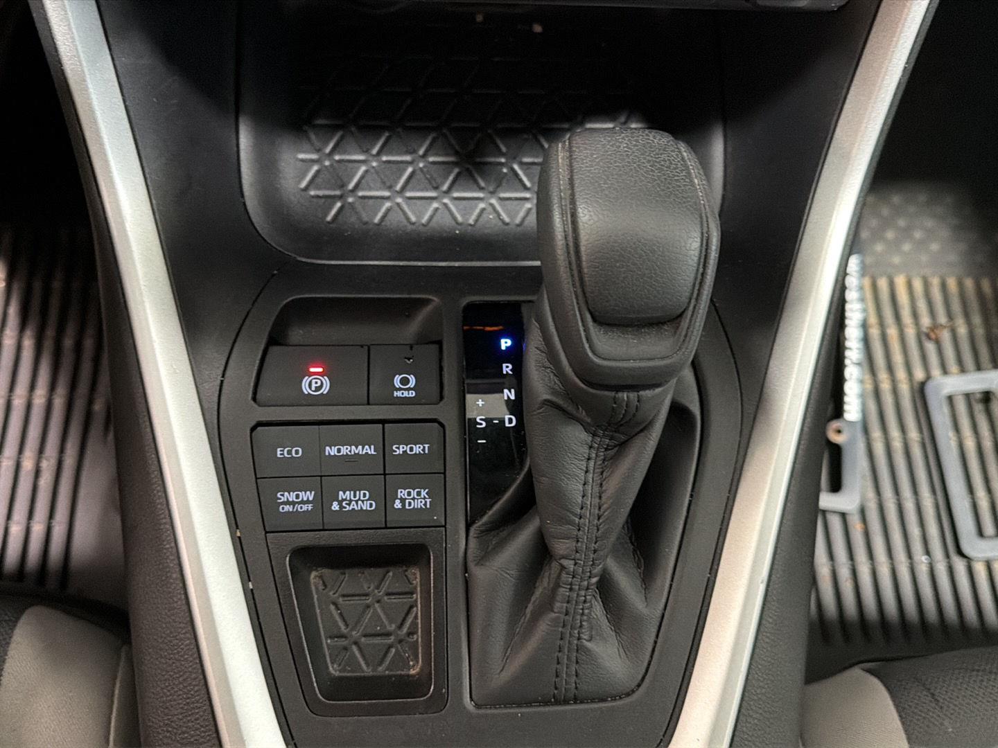 Used 2024 Magnetic Gray Metallic Toyota XLE image 18