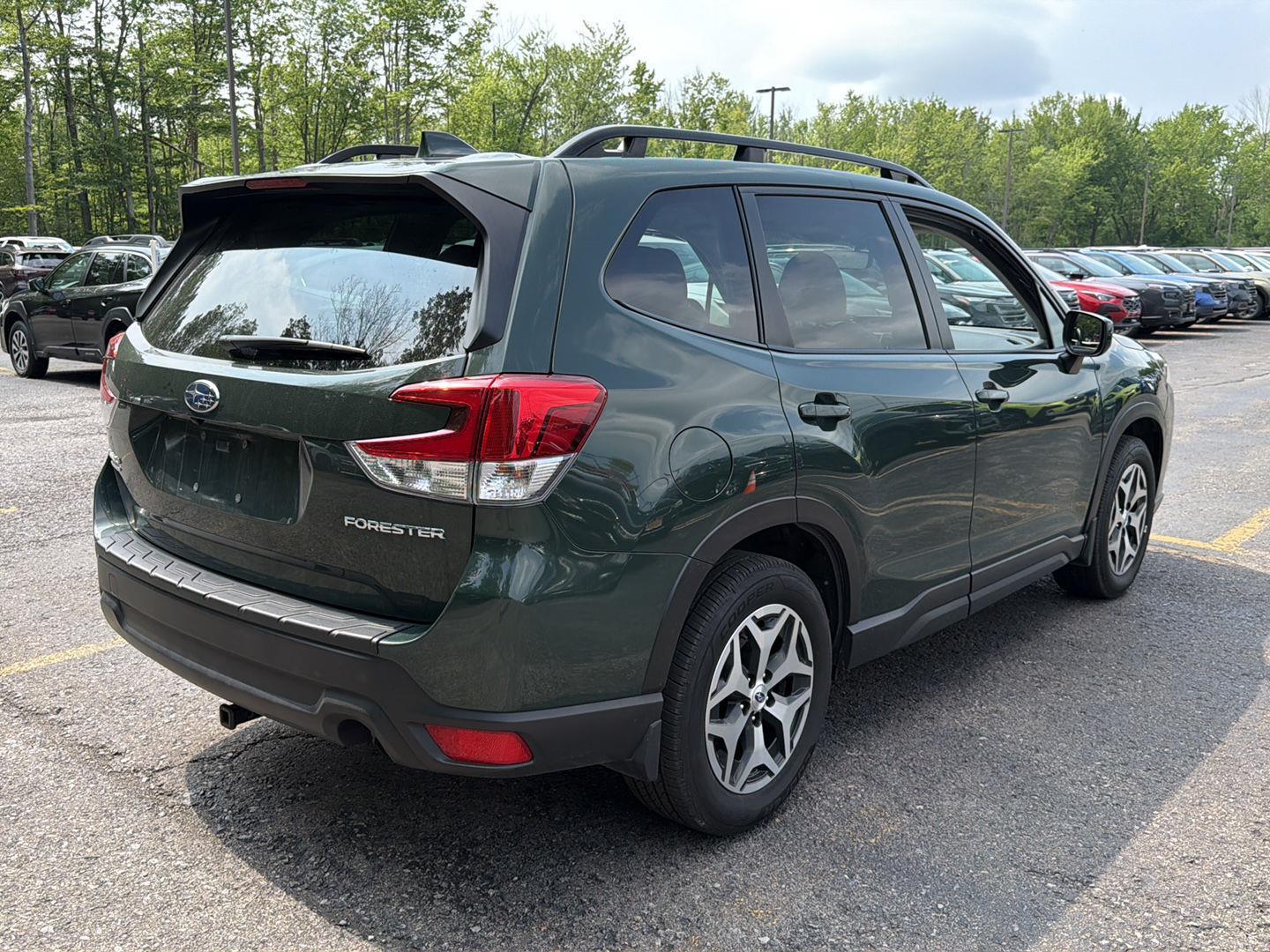 Certified Used 2023 Cascade Green Silica Subaru Premium image 8