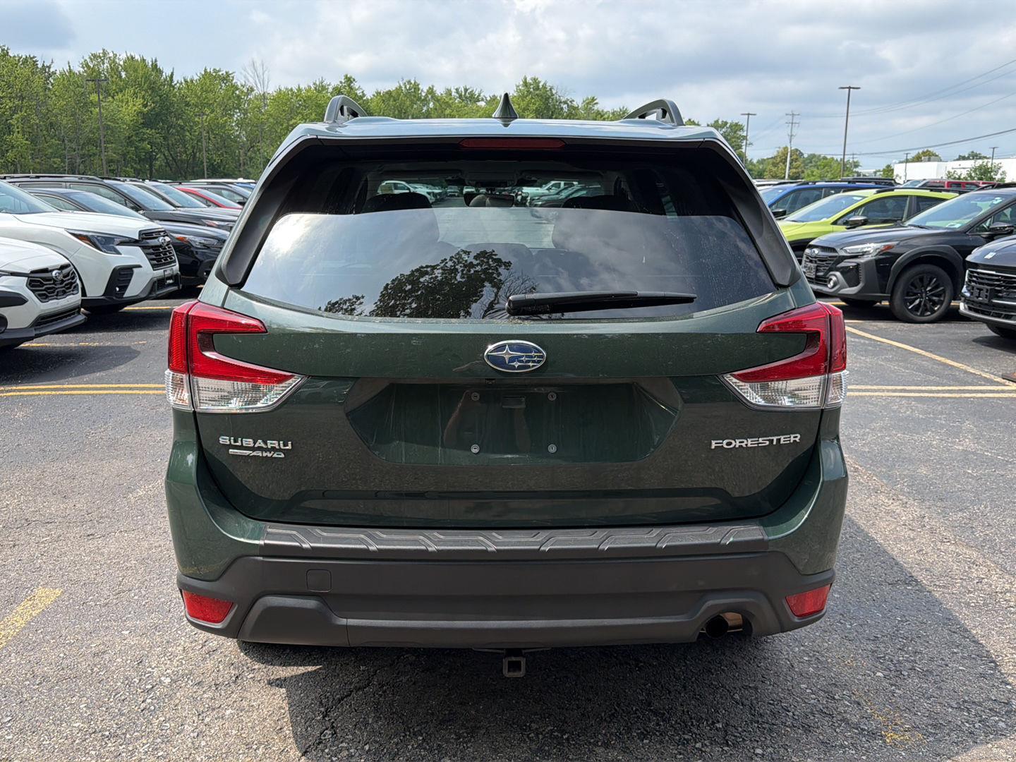 Certified Used 2023 Cascade Green Silica Subaru Premium image 9