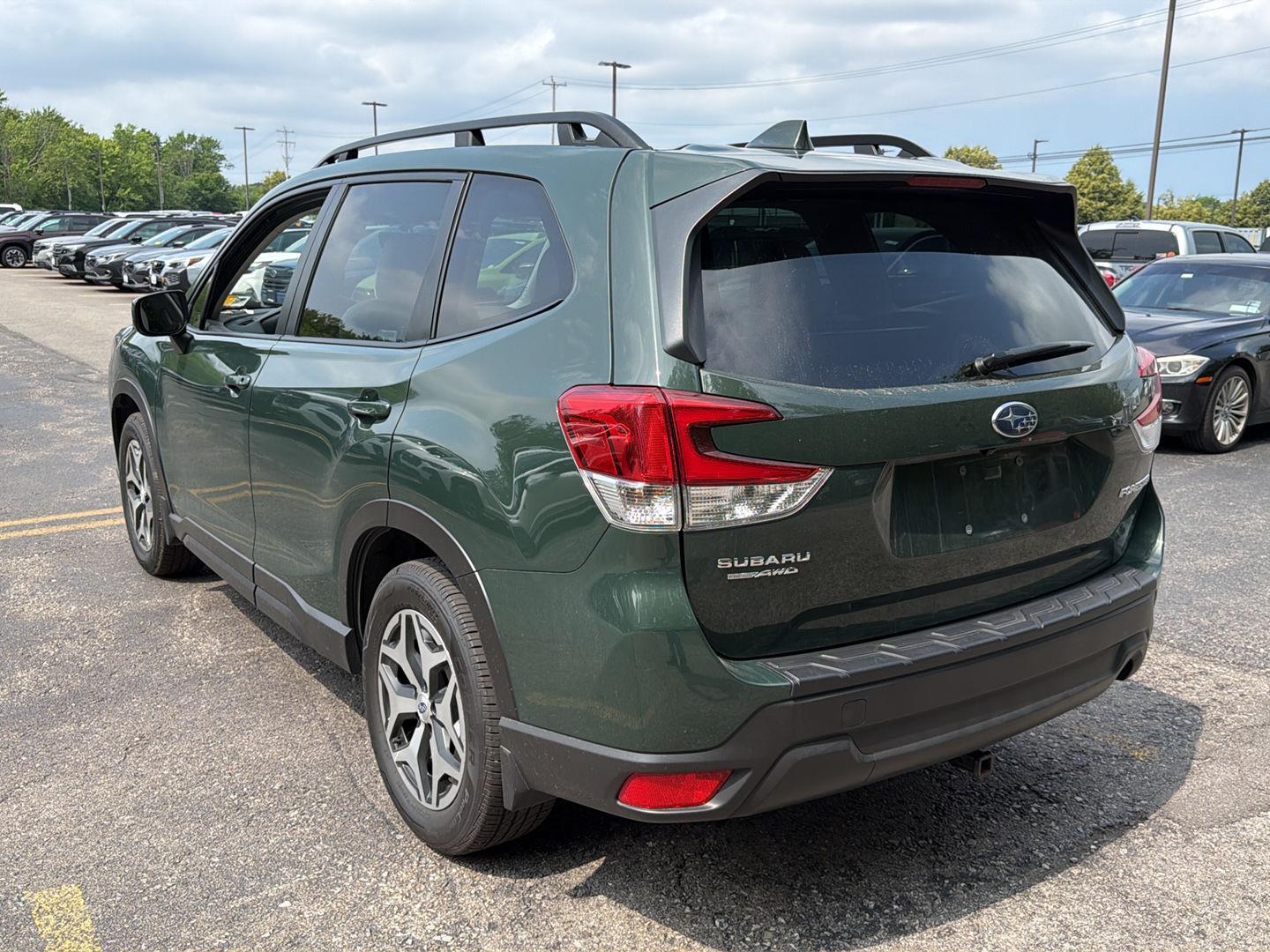 Certified Used 2023 Cascade Green Silica Subaru Premium image 10