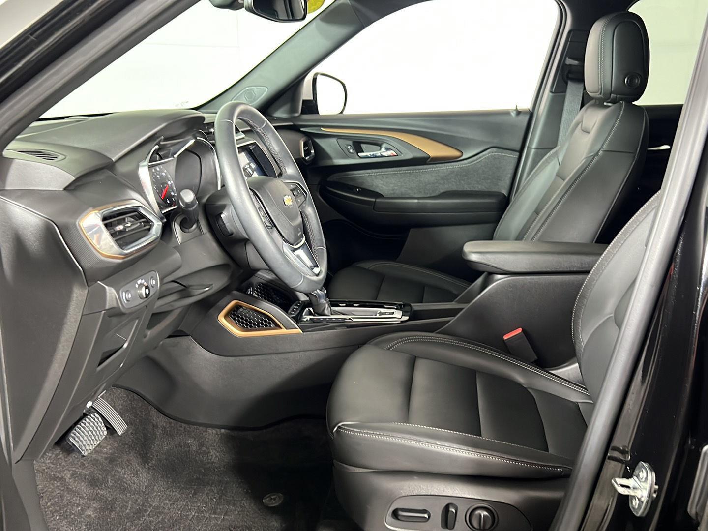 Used 2023 Mosaic Black Metallic Chevrolet ACTIV image 16