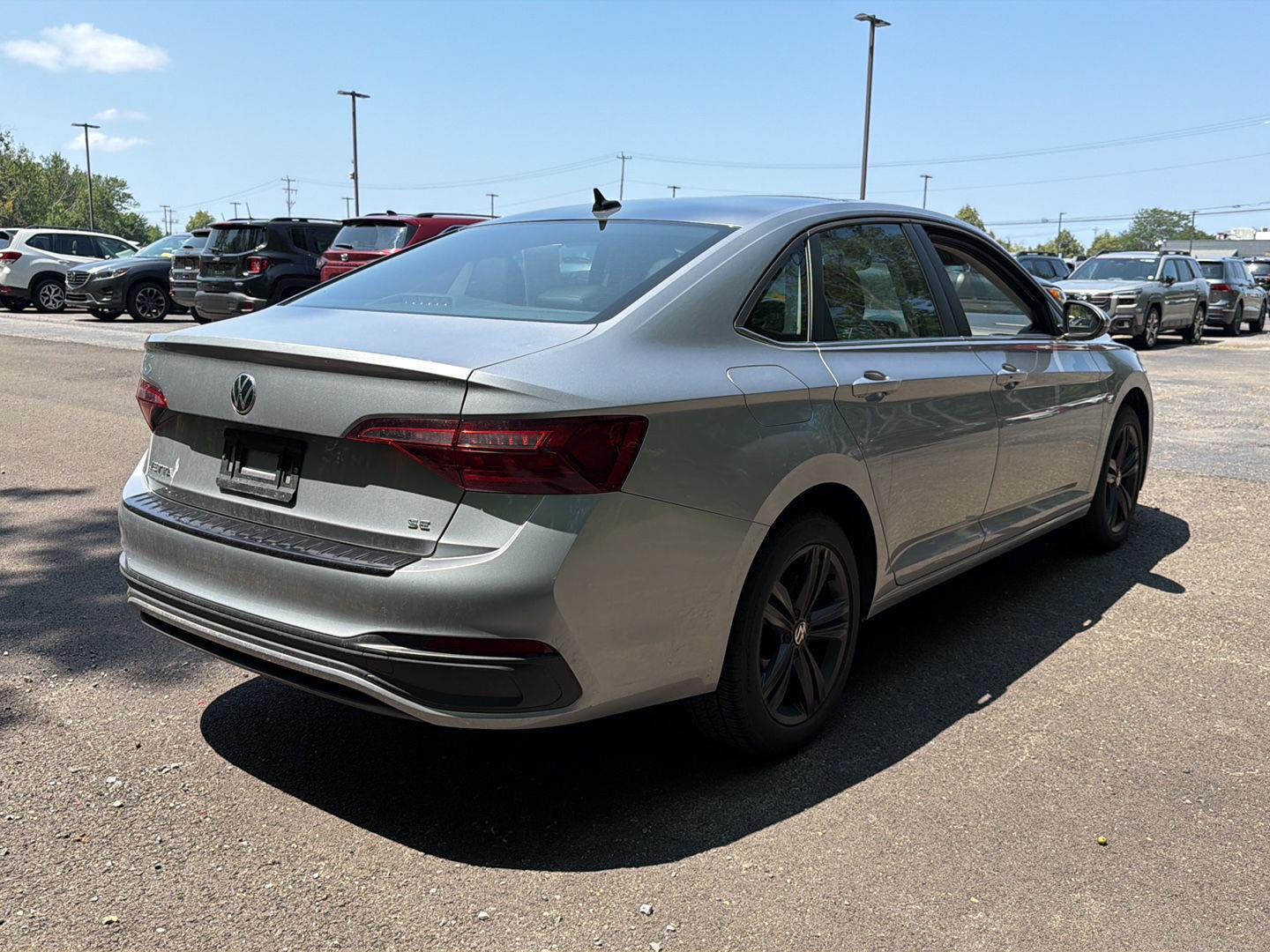 Used 2023 Platinum Gray Metallic Volkswagen SE image 8
